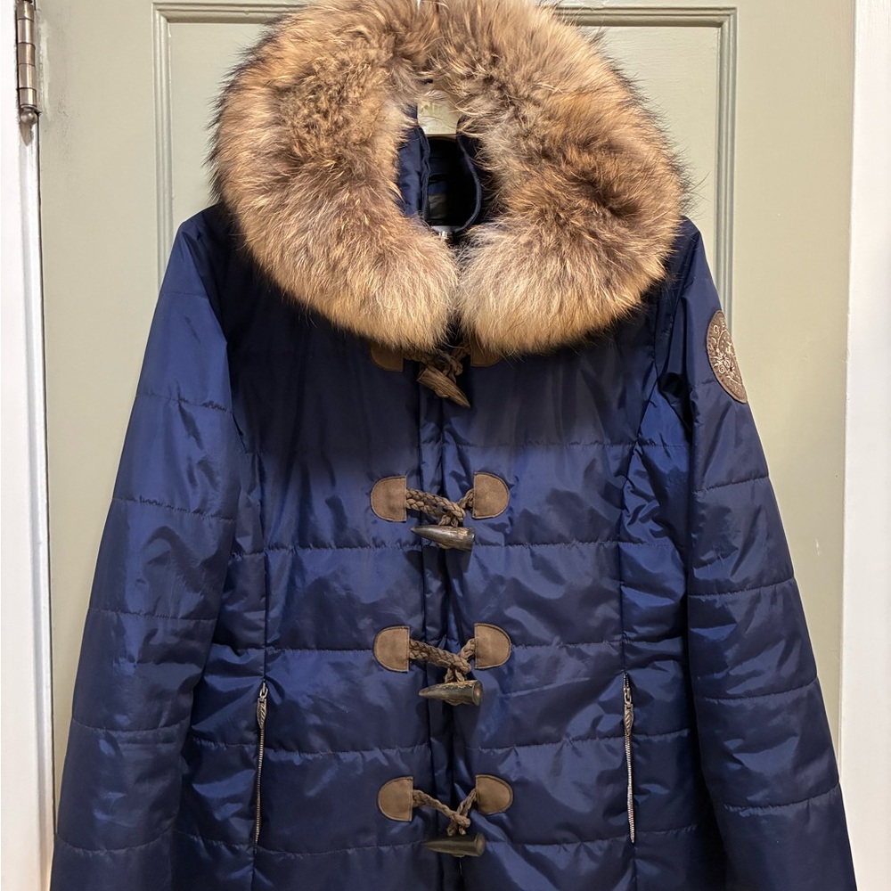 M. Miller elegant Navy Ski Jacket with a removable fur-trimmed hood